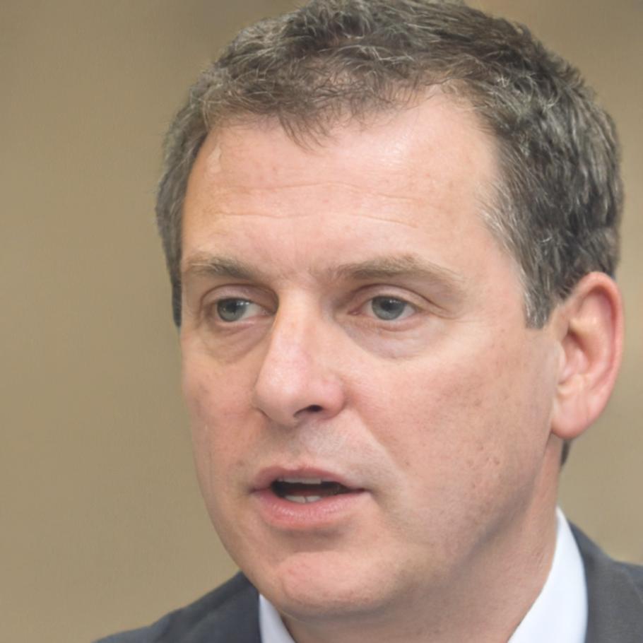 Portrait de Maxence Leroy, consultant en fusions-acquisitions